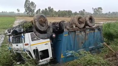 Uncontrolled mining truck overturns road in deep ditch