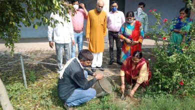 Plantation organized in Navjeevan Inter College