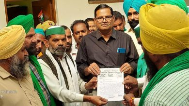 Bhakyu submitted a memorandum to S.D.M for not setting up paddy purchasing center in the area