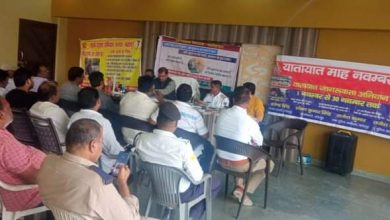 Fatehpur Police made truck taxi drivers aware for traffic safety