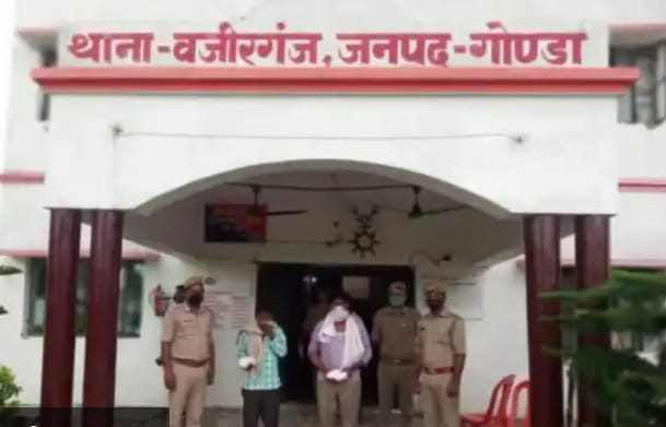 2 accused arrested with 20 liters of illegal raw liquor