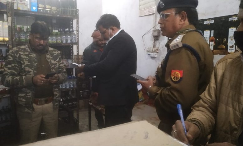 Checking campaign on liquor shops in Budhana