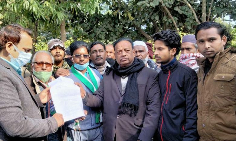 Demand to get money of poor common man trapped in Sahara India and Pulse companies