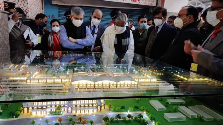 Railway Minister Ashwini Vaishnav inspected Charbagh railway station in Lucknow