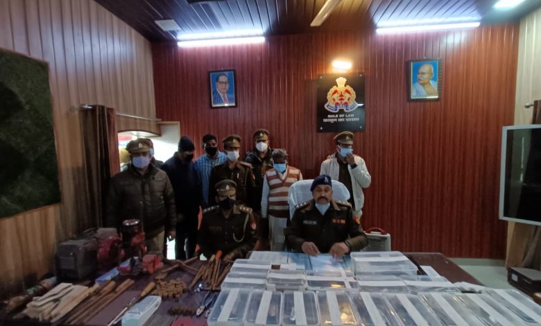 In view of the assembly elections, Muzaffarnagar police is doing vigil on law and order