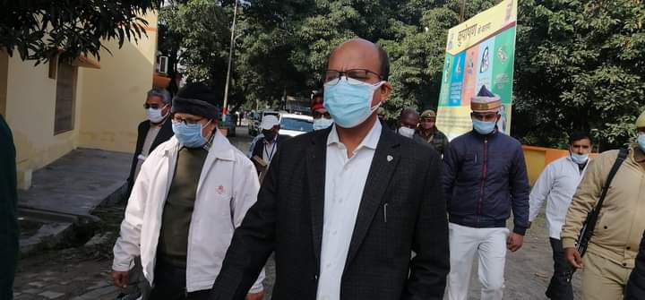 District Magistrate Umesh Mishra inspected Kovid Hospital