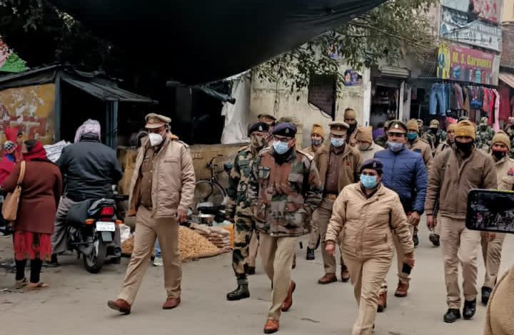 In Afzalgarh, the administration took out a flag march under the 2022 assembly elections