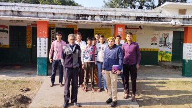 Station President Mandawali Narendra Kumar Gaur inspected the polling station again