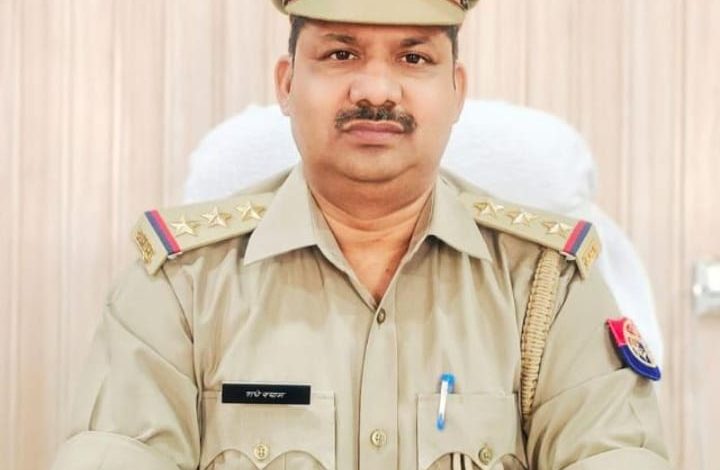 Bijnor city Kotwal Radheshyam took action against the chaotic elements