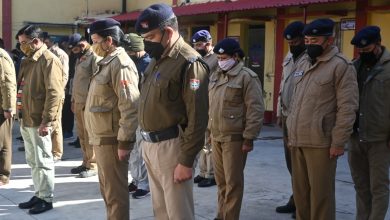 In the memory of martyrs, Almora Police paid tribute by observing silence for 2 minutes