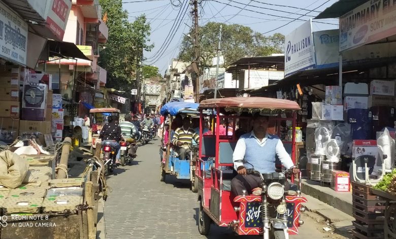 Due to encroachment, the pedestrians are facing problems due to the traffic jam in the city.