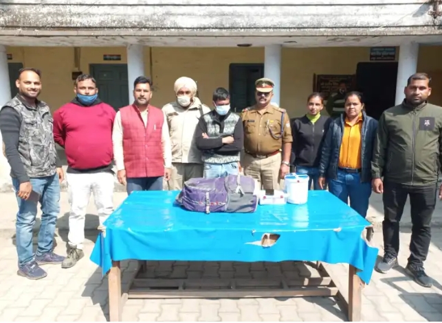 Rudrapur police arrested the accused of drug smuggling