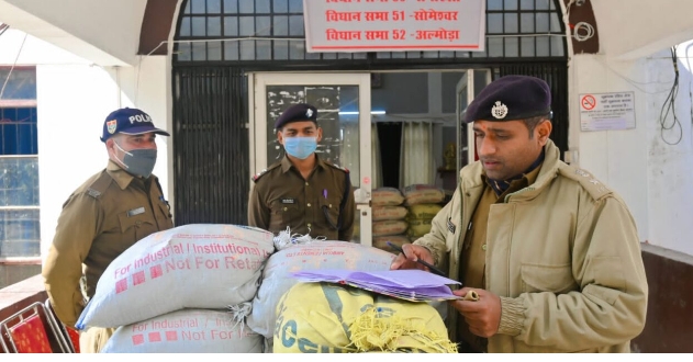 Almora SSP did a surprise inspection of the strong room