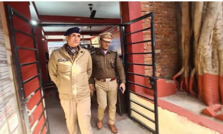 Nainital SSP did surprise inspection and gave necessary instructions